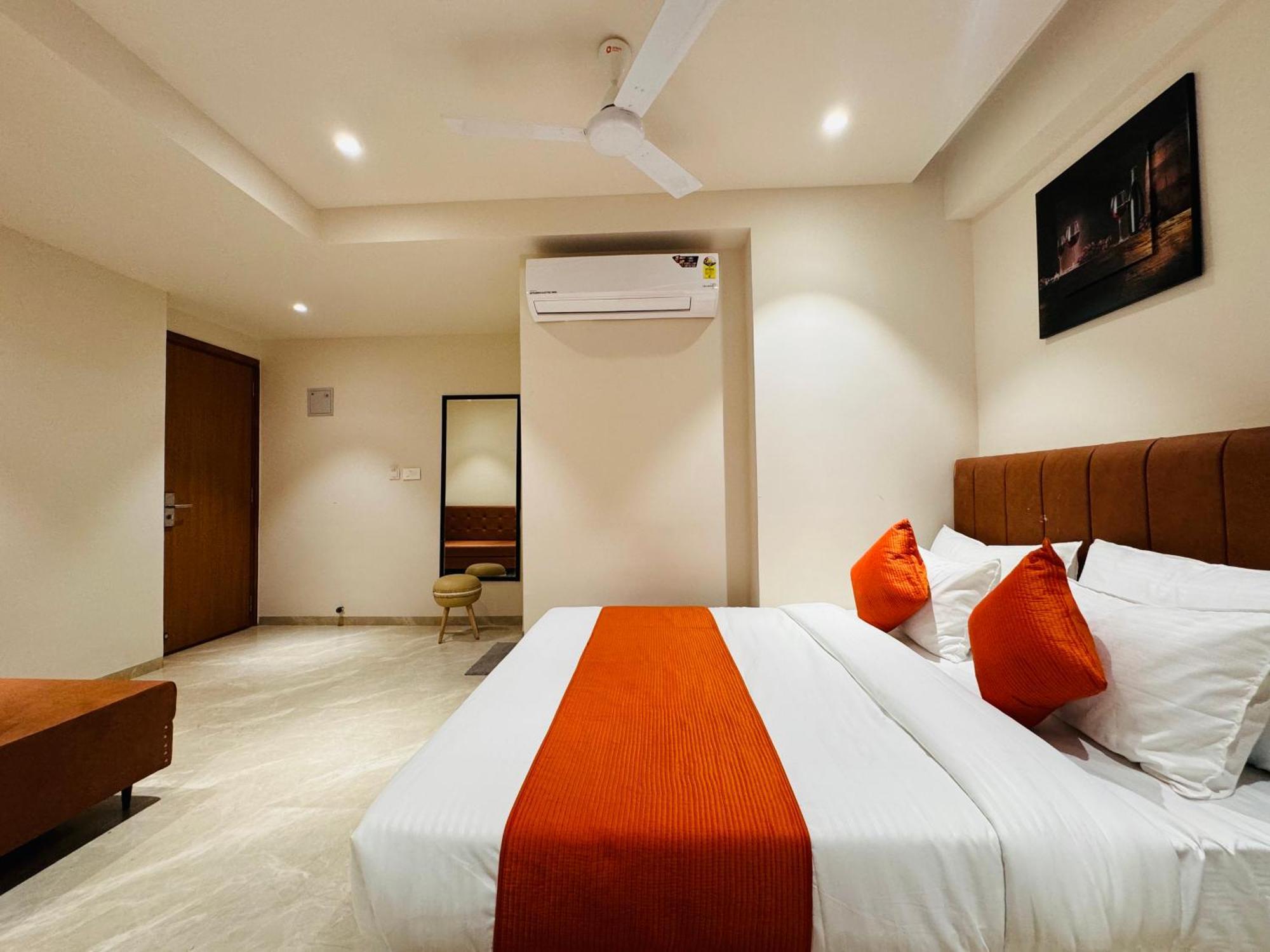 Hotel Rudhav Palace Ujjain Eksteriør bilde