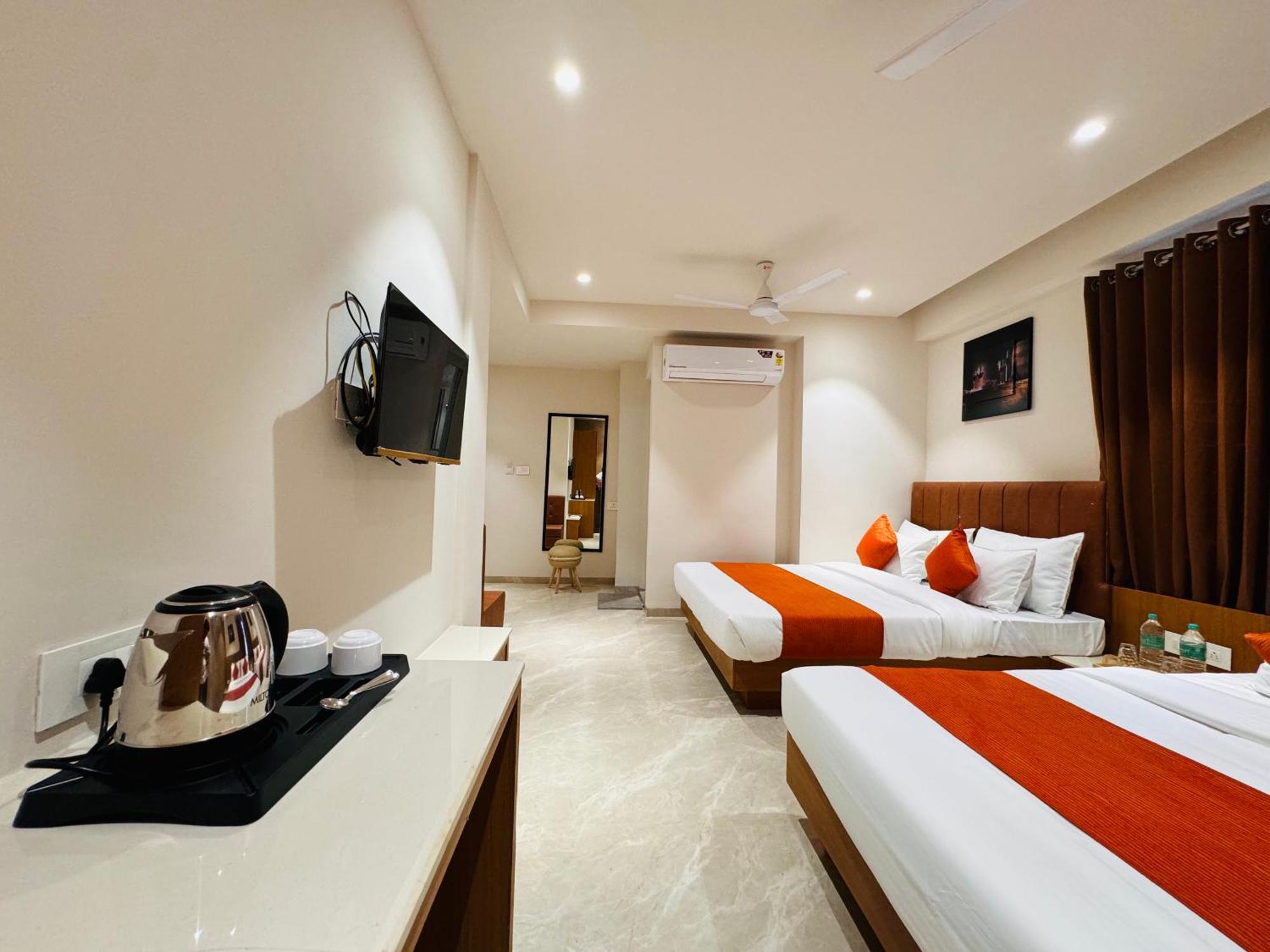 Hotel Rudhav Palace Ujjain Eksteriør bilde