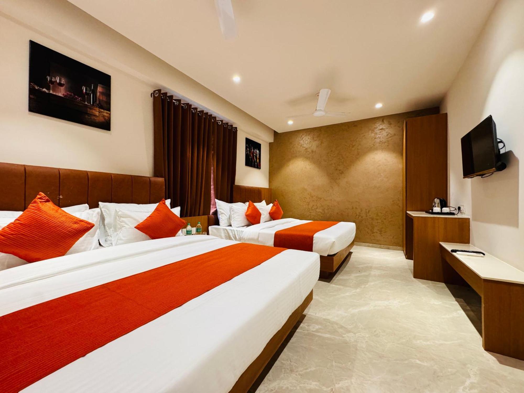 Hotel Rudhav Palace Ujjain Eksteriør bilde