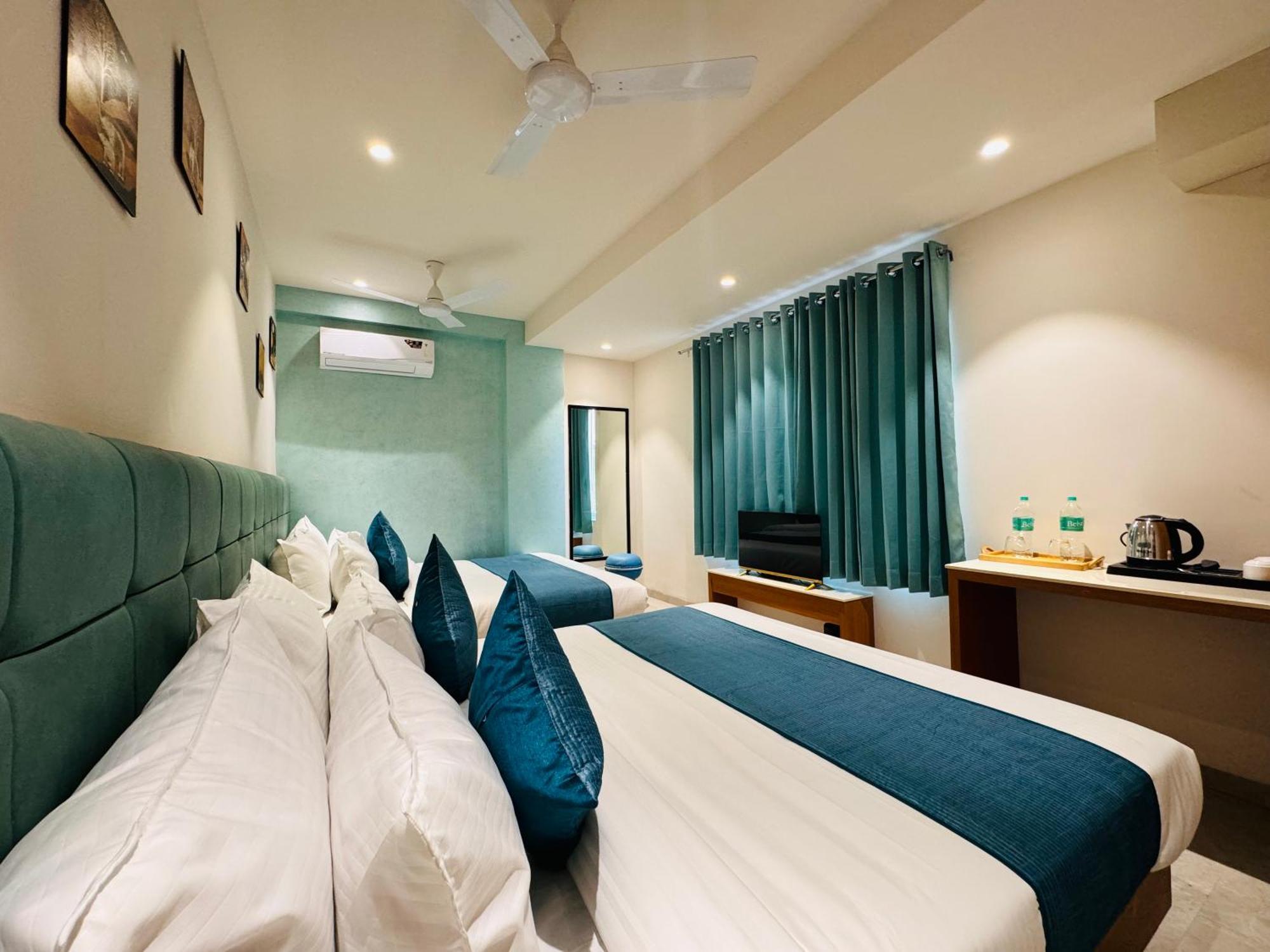 Hotel Rudhav Palace Ujjain Eksteriør bilde