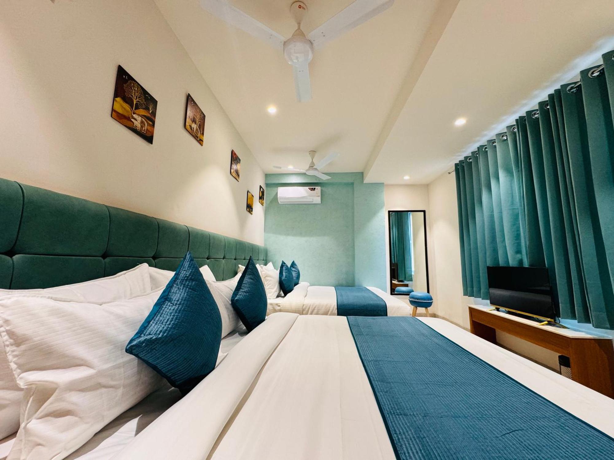 Hotel Rudhav Palace Ujjain Eksteriør bilde